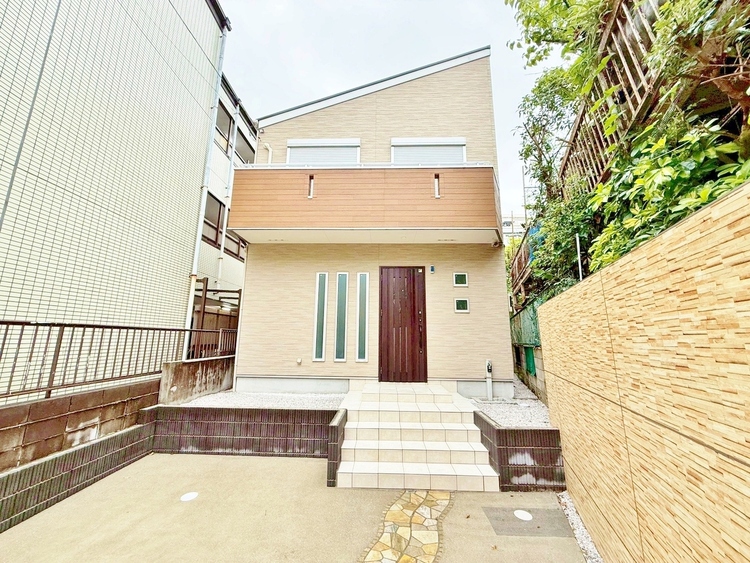外観 資料には掲載していない情報が、現地にはたくさんあります。是非一度、現地をご確認ください。
