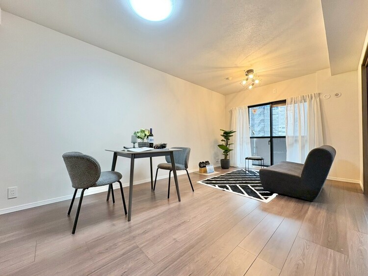 居間 豊かな居住性と、安心感を満たすクオリティが見事に調和した住空間。