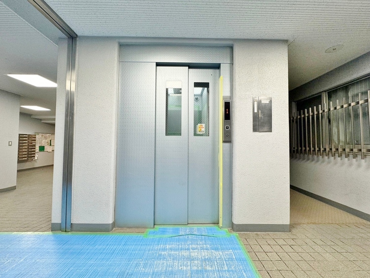 設備 エレベーターの管理も、きちんと行き届いてます。