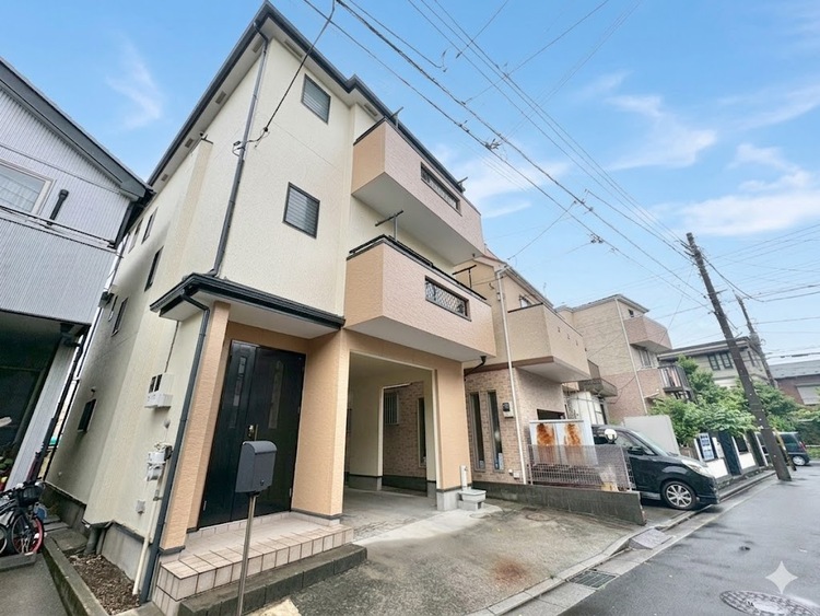 外観 資料には掲載していない情報が、現地にはたくさんあります。是非一度、現地をご確認ください。