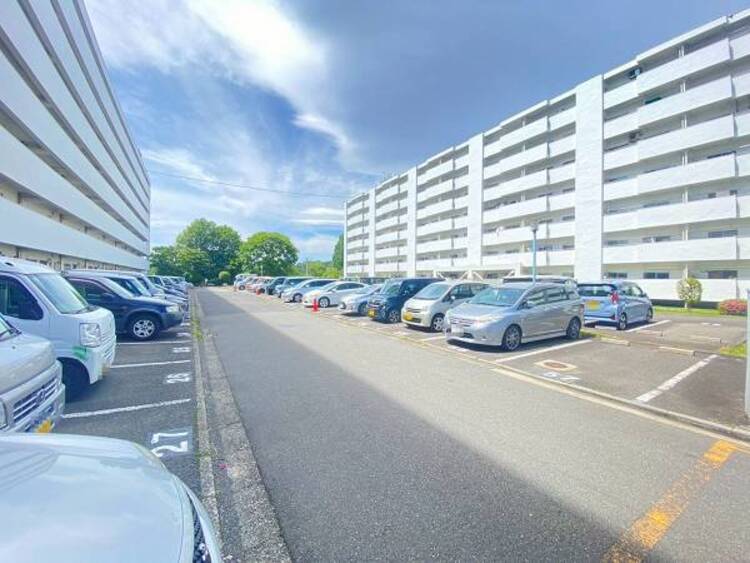 駐車場 駐車場の空き状況は担当者へお問い合わせください。