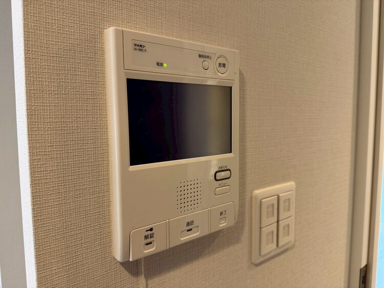 その他 誰が来てもわかる様にモニター付きインターホンを設置。