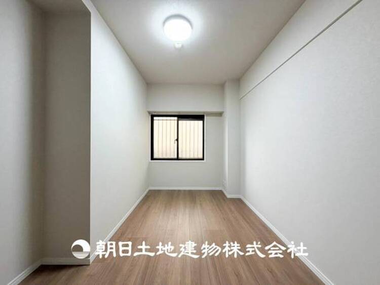 内装 【居室】設計者のセンスが求められる大切な空間だからこそ、落ち着いて過ごせる癒しと寛ぎの空間が欲しい。そんな願いを叶えました。