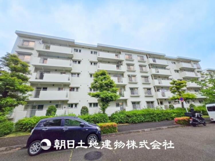 外観 【外観写真】太陽に愛された家。陽当り・通風に優れた魅力的で快適さを追求した住宅です。ここに住むからこそ意味がある。そんな特別感に浸りながら、毎日をお過ごし下さい。