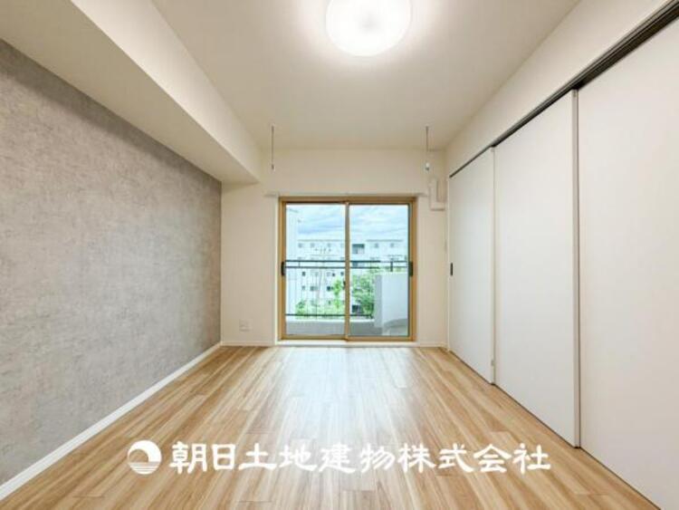 内装 【居室】設計者のセンスが求められる大切な空間だからこそ、落ち着いて過ごせる癒しと寛ぎの空間が欲しい。そんな願いを叶えました。
