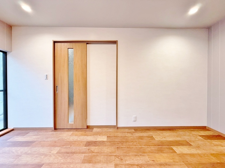 居間 快適に過ごす毎日を求めて、暮らしの中でご自身の「マイホーム」に創り上げてください。