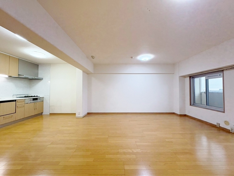 居間 飾り過ぎないシンプルな内装と偏り過ぎないデザインで統一しました。