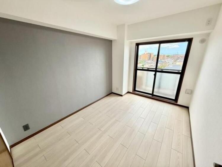 内装 子供部屋にぴったりな洋室。明るい空間で成長を見守ります