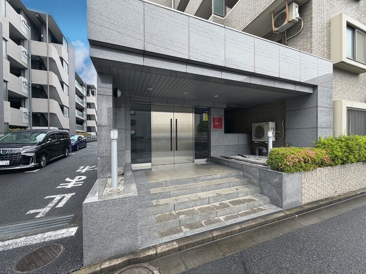 その他 上質感漂う玄関アプローチです。