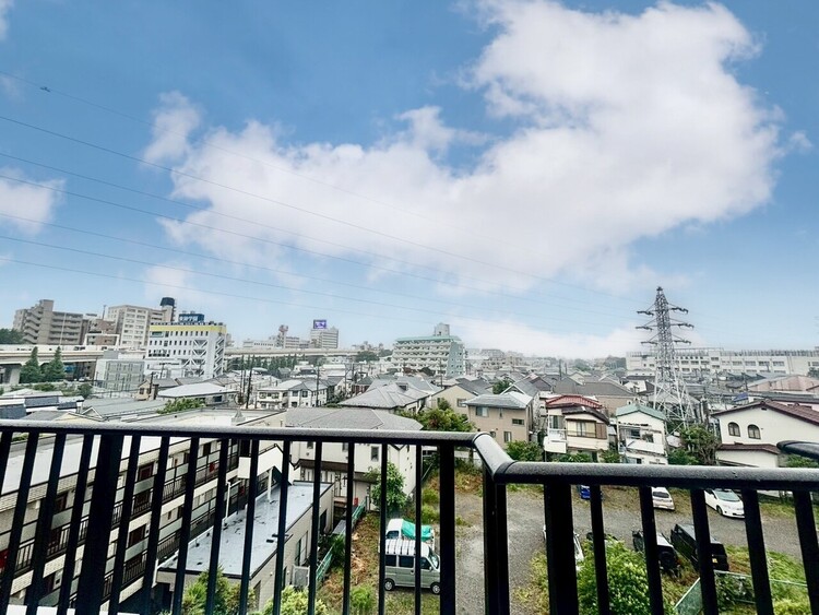 その他 上質感漂う玄関アプローチです。
