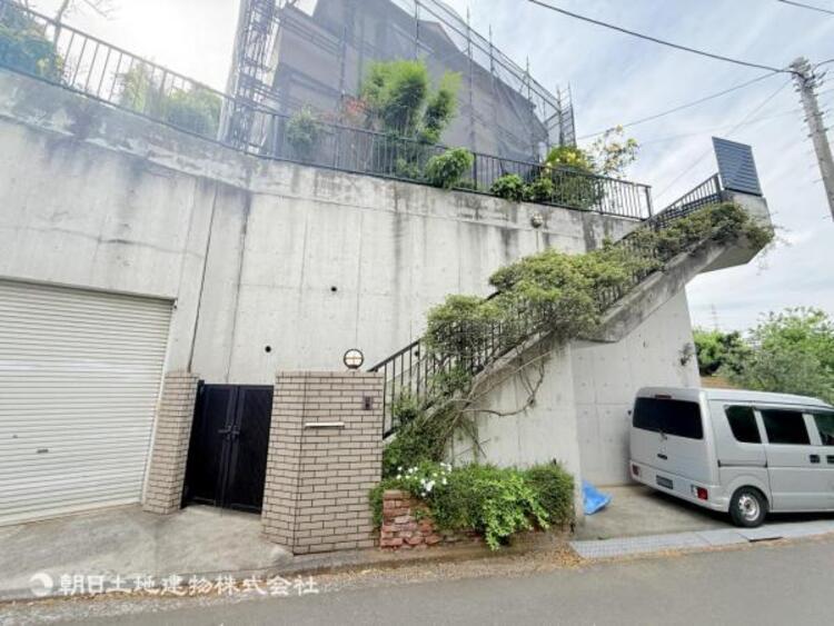 外観 開放感があり日当りも良好です！目の前に広がる開放感とゆとり。暮らしの夢を育む住まいがここにあります！穏やかな風と陽光を導き、プライバシーに配慮された設計プランで居住性を一段と心地よいものにしています！