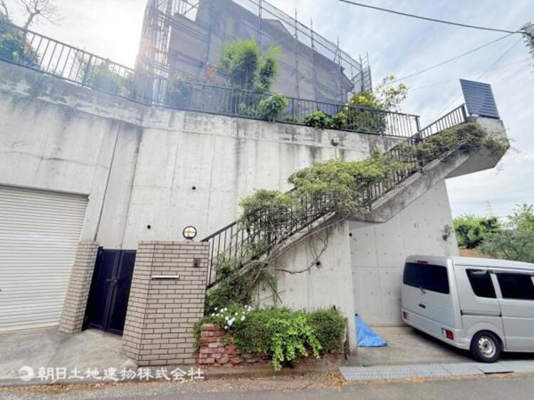外観 住みやすさとデザイン性を両立させた欲張りな住宅が登場しました　相反しがちなことが相互作用でより良質に！本物だけが表現することができる質の高い機能美はよきものをつなげた古くからの伝統と最新技術の結晶です