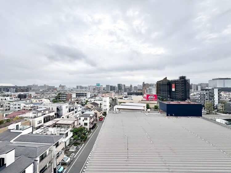 バルコニー 頬をなでる、優しい風を感じることが出来ます。