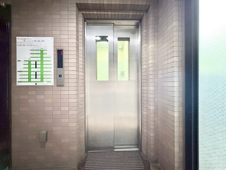 設備 エレベーターの管理も、きちんと行き届いてます。