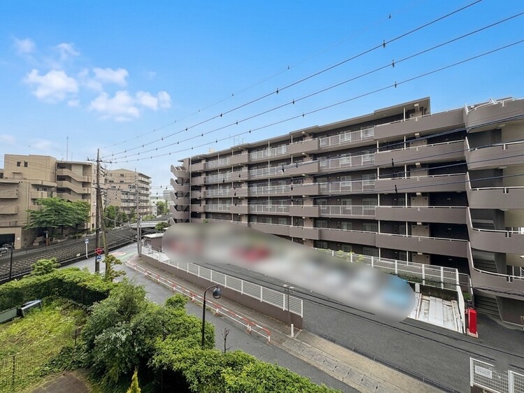 バルコニー 頬をなでる、優しい風を感じることが出来ます。