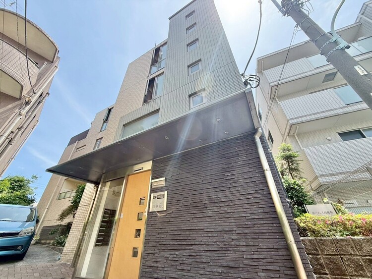 その他 飽きのこないシンプルモダンな外観です。
