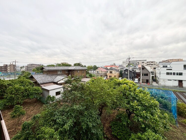 その他 眺望や窓からの景色が良いと、家で過ごす時間も快適です。