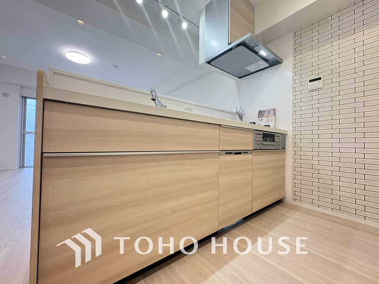 キッチン シンプルな部屋の雰囲気に溶け合うナチュラルキッチン