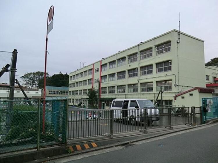 周辺 横浜市立長津田小学校まで約380ｍ
