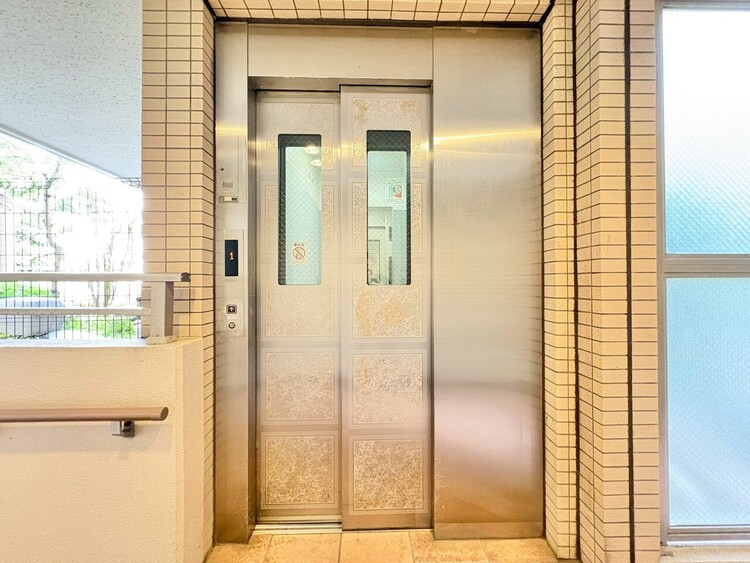 その他 エレベーター完備のため荷物が多くなっても安心。