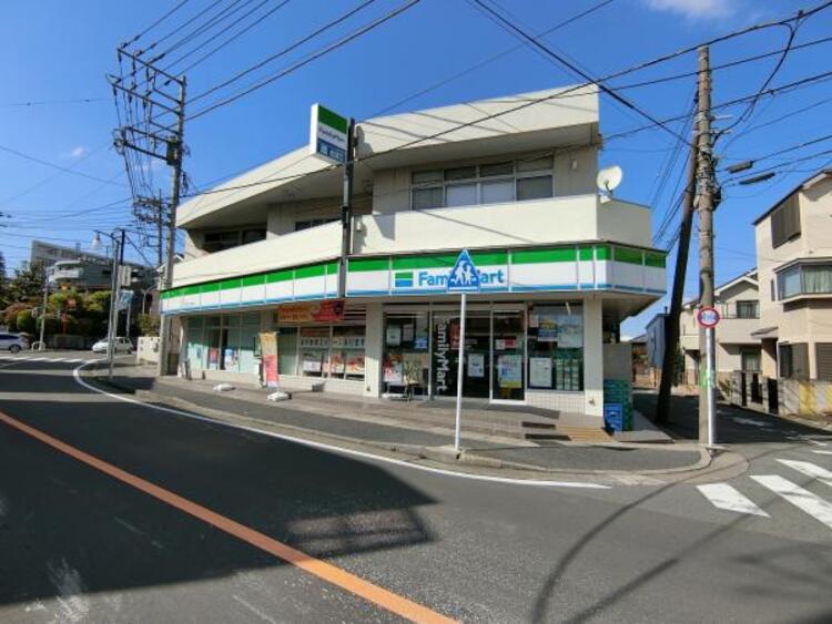 周辺 ファミリーマート百合丘三丁目店まで約133ｍ