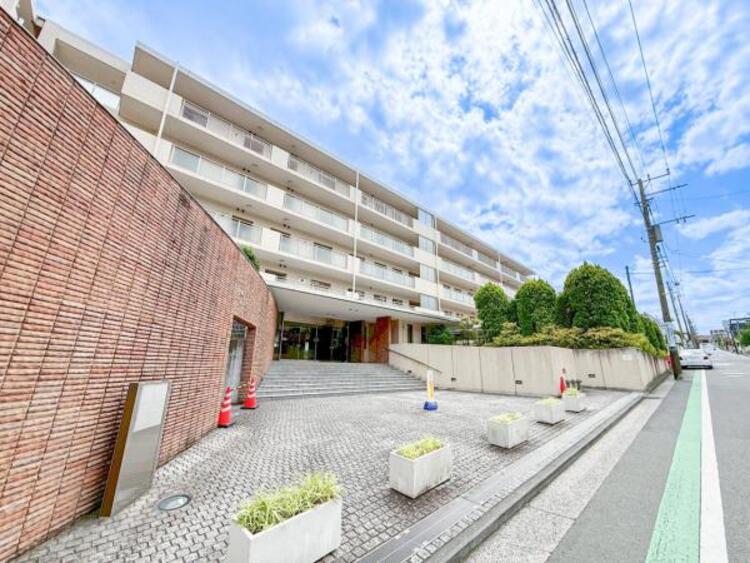 外観 家の良し悪しだけではなく周辺環境も重要なポイントとなります！ご案内時に周辺環境もご案内いたします！流行に左右されず将来にわたって価値が継続する佇まい！良好な住環境が保たれたエリアで新生活を過ごせます 