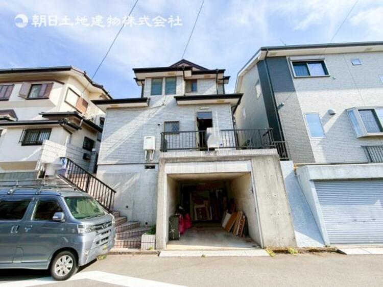 外観 緑に恵まれたエリアで、自然に包まれた穏やかな暮らしを実現！！緑の潤いを感じながらホッと生活できそう。四季の移り変わりを感じられる贅沢な空間で、暮らしの夢を育む、あらたな住生活をスタートしてみませんか？ 