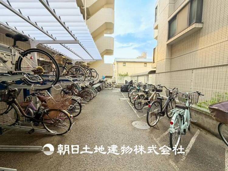 その他 【駐輪場】十分なスペースがあり置き場所に困ることはないでしょう。
