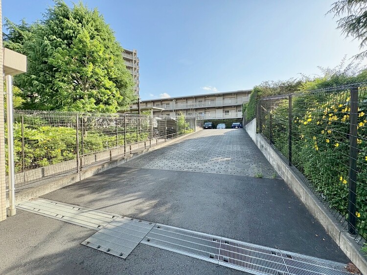 その他 駐車スペースが嬉しいですね。※空き状況は都度ご確認下さい。