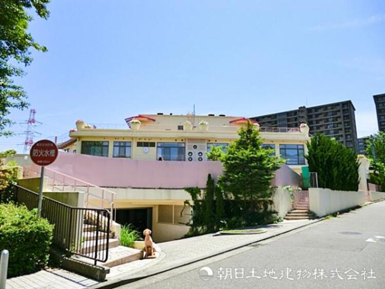 周辺 【横浜・モンテッソーリ幼稚園】1600ｍ　モンテッソーリ教育に特化しており、お子様の自主性や思考力をしっかりと育みます。個々の発達ペースに合わせた教育を心掛け、教材や環境づくりにもこだわっています。