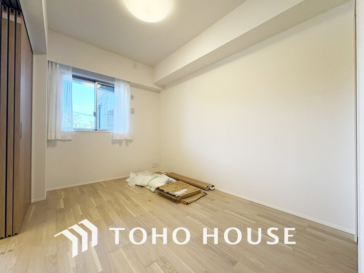 内装 シンプルですっきりとした室内は飽きのこない居心地の良い雰囲気