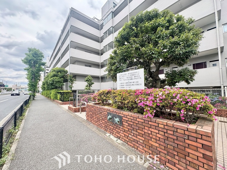 外観 漂う上質な空気感、マンションに入れば「おかえりなさい」と笑顔で迎えてくれるエントランス。最良の心配りを感じるマンションでした。