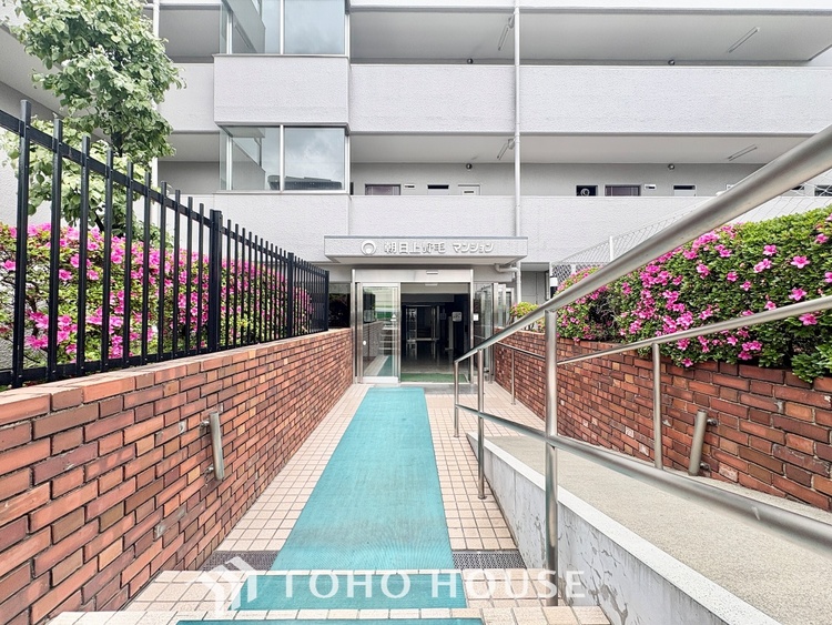 エントランス 太陽に愛された邸は、陽当り・通風に優れた魅力的で快適さを追求した邸宅でした。