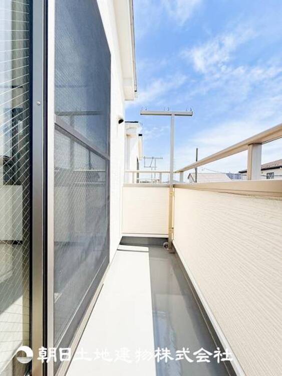 バルコニー 【バルコニー】太陽に愛された家。陽当り・通風に優れた魅力的で快適さを追求した住宅です。