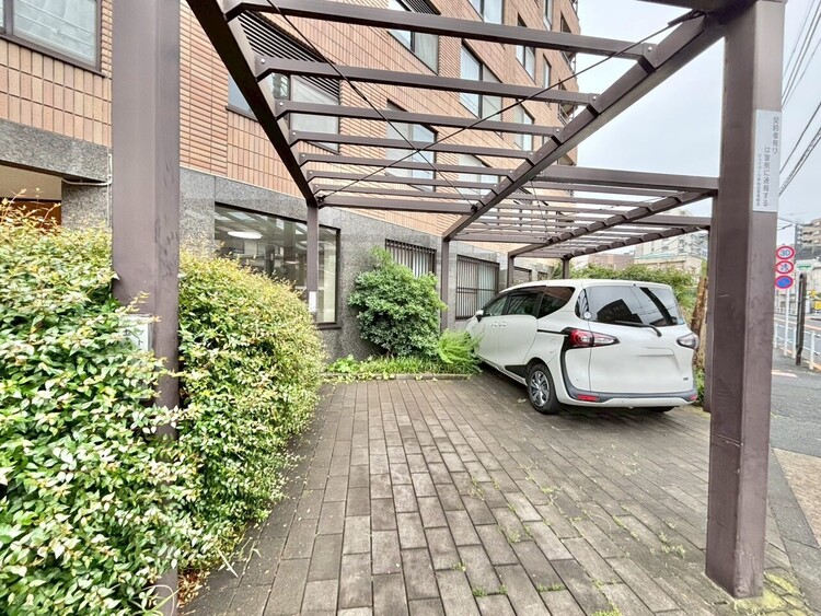 その他 駐車スペースが嬉しいですね。※空き状況は都度ご確認下さい。