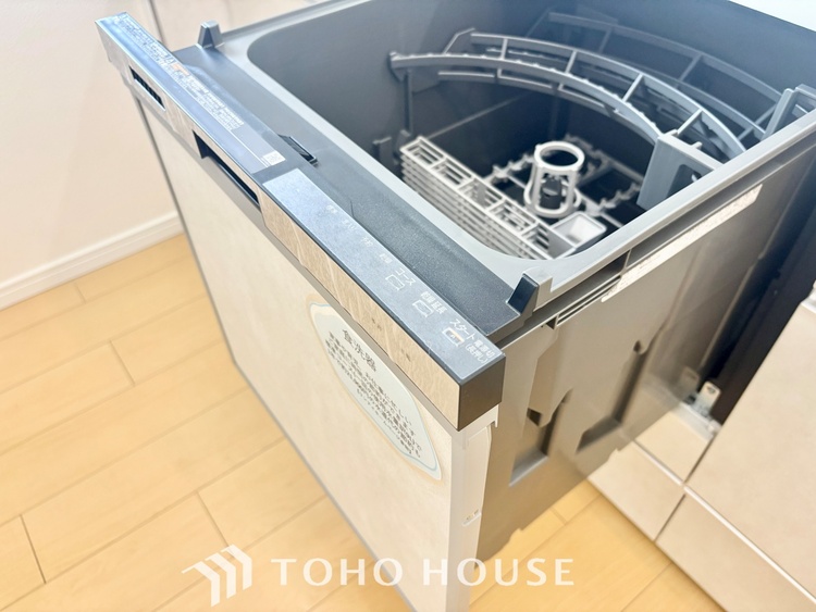 キッチン ◆食洗機◆お子様の面倒を見れる時間が増え時短になります。加えて手荒れも防げてしかも節水が高い為、大変人気があり重宝します。