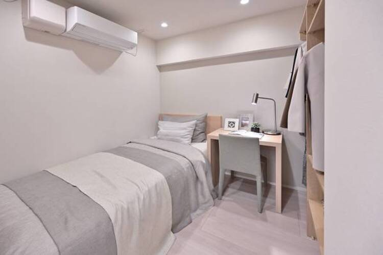 内装 【家具・小物は販売価格に含まれません】独立性を高めたお部屋。収納スペースもあります。
