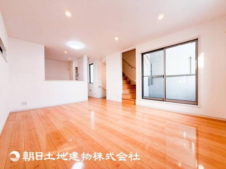 居間 【リビング】何気なく過ぎる時でさえも上質なひと時となる快適な空間を目指しております。