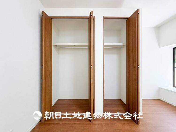 収納 【収納】 部屋ごとに設けた収納は住みやすさへのこだわりがあります。シンプルで使いやすい収納スペース。 