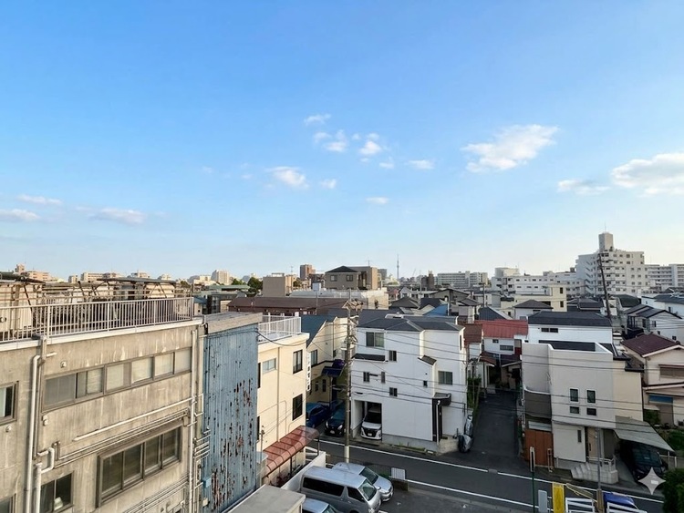 バルコニー 頬をなでる、優しい風を感じることが出来ます。