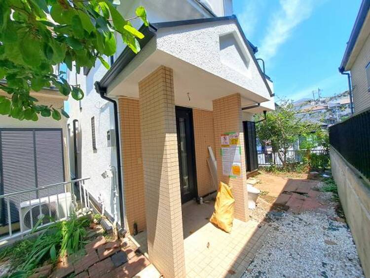 外観 「片倉町」駅徒歩９分　生活に便利な設備・仕様を揃えた快適住宅です。（2026年7月撮影）
