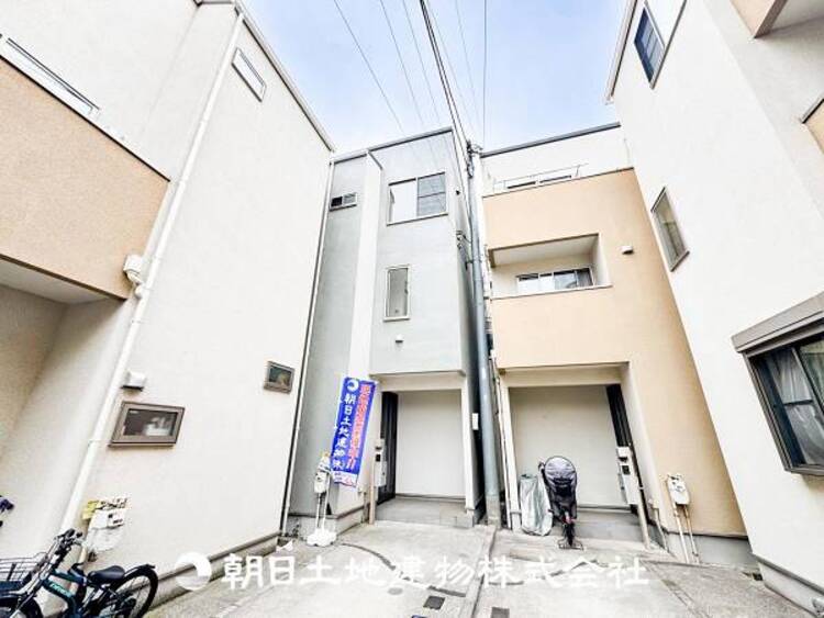 外観 【外観写真】時間のゆとりと空間、暖かな陽光がもたらす光と風を独占してください。