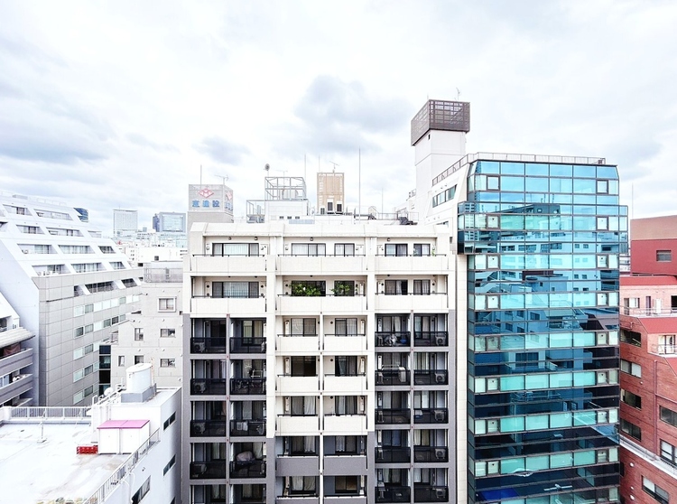 バルコニー 窓を開けると広がる青空。心をリフレッシュして日々を過ごしていきましょう。