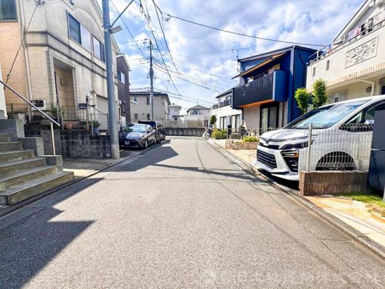 外観 【外観】閑静な住宅地に馴染む落ち着いた色合いの贅沢な空間！！毎日のお散歩も快適なエリア！