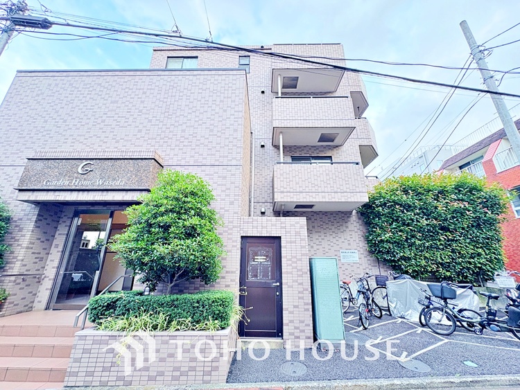 外観 漂う上質な空気感、マンションに入れば「おかえりなさい」と笑顔で迎えてくれるエントランス。最良の心配りを感じるマンションでした。