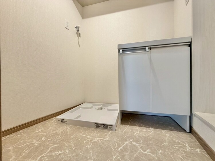 その他 十分な広さの脱衣所。