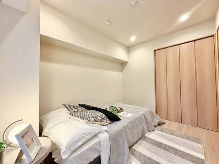 内装 住まう方自身でカスタマイズして頂けるようにシンプルにデザインされております。自由度が高いので現地にて配置などを打ち合わせさせて頂きます。