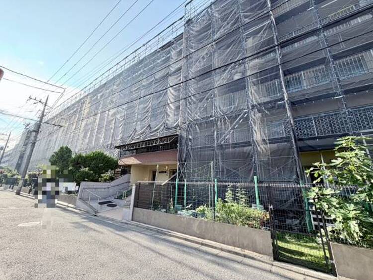 外観 窓からたっぷりと陽光が注がれる明るい住まい。ご家族の成長に合わせてお住まい頂ける仕様の間取り。日々の疲れを癒してくれる主寝室。お子様も自分のお部屋でお勉強など出来るお部屋のご用意もございます。