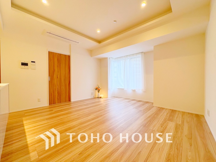 内装 【LIVING】◆扉を◆開くとこの景色。家族の”おかえり”の声が聞こえてきそう。