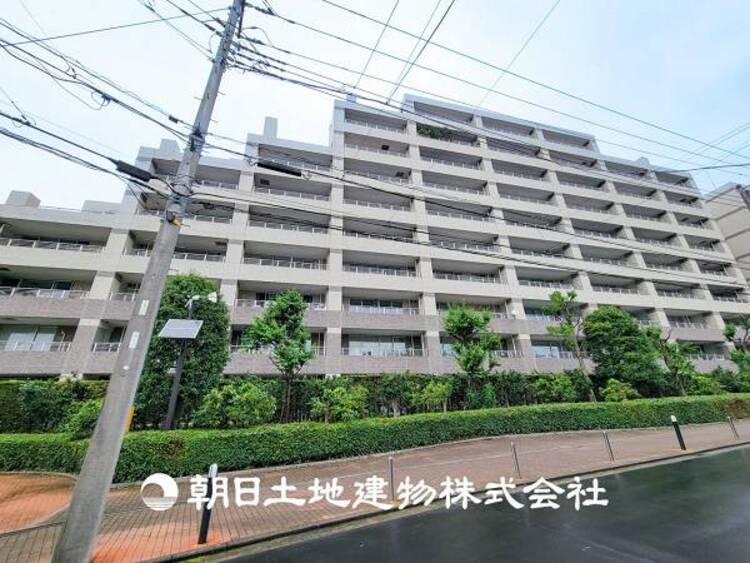 外観 【外観写真】太陽に愛された家。陽当り・通風に優れた魅力的で快適さを追求した住宅です。ここに住むからこそ意味がある。そんな特別感に浸りながら、毎日をお過ごし下さい。